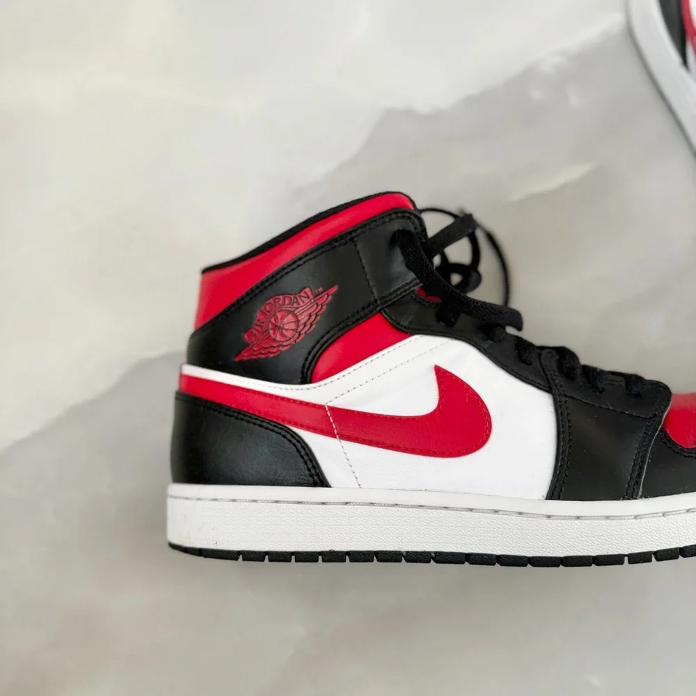 Jordan Air Retro Sneakers